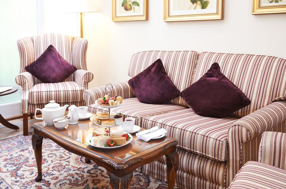 The Academy - Small Luxury Hotels Of The World London Ngoại thất bức ảnh Afternoon tea at the Imperial Hotel, London