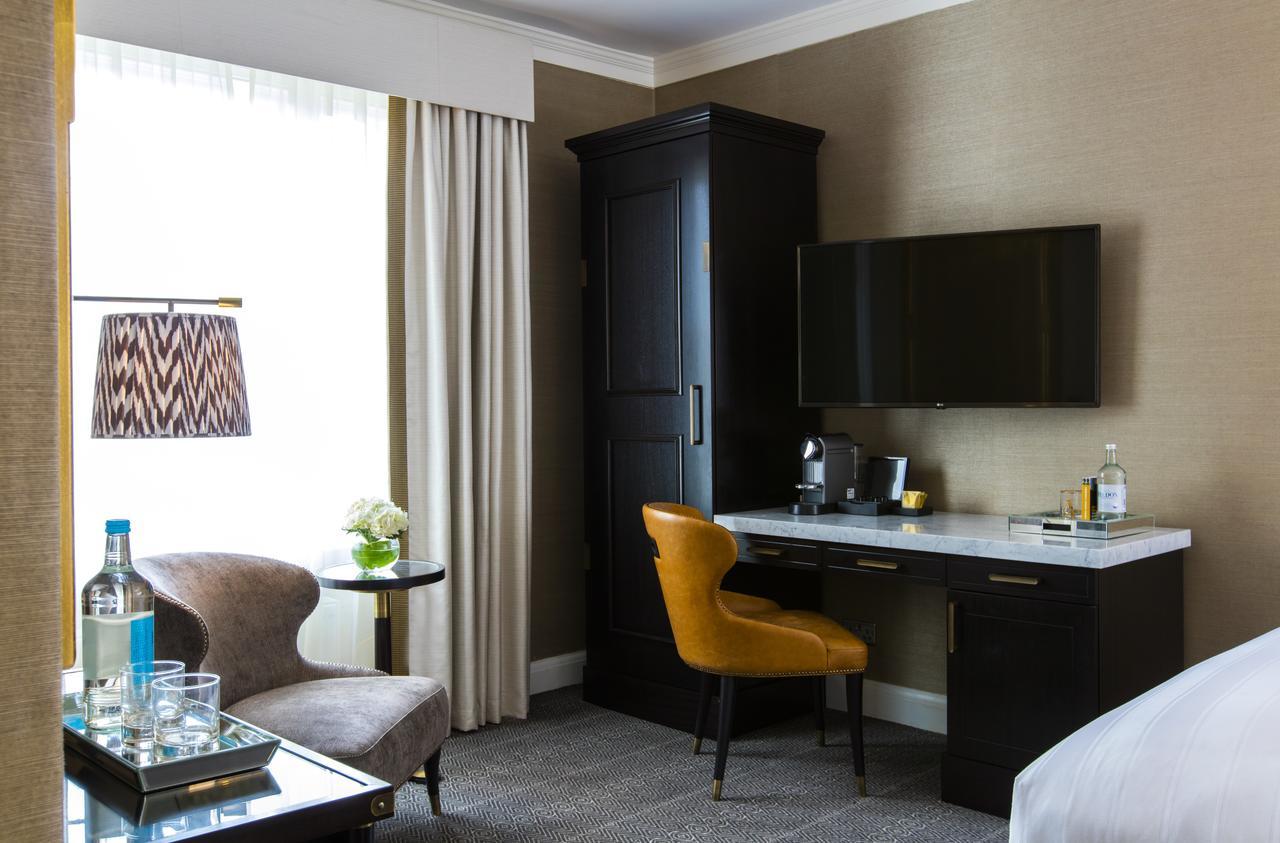 The Academy - Small Luxury Hotels Of The World London Ngoại thất bức ảnh A room at the hotel