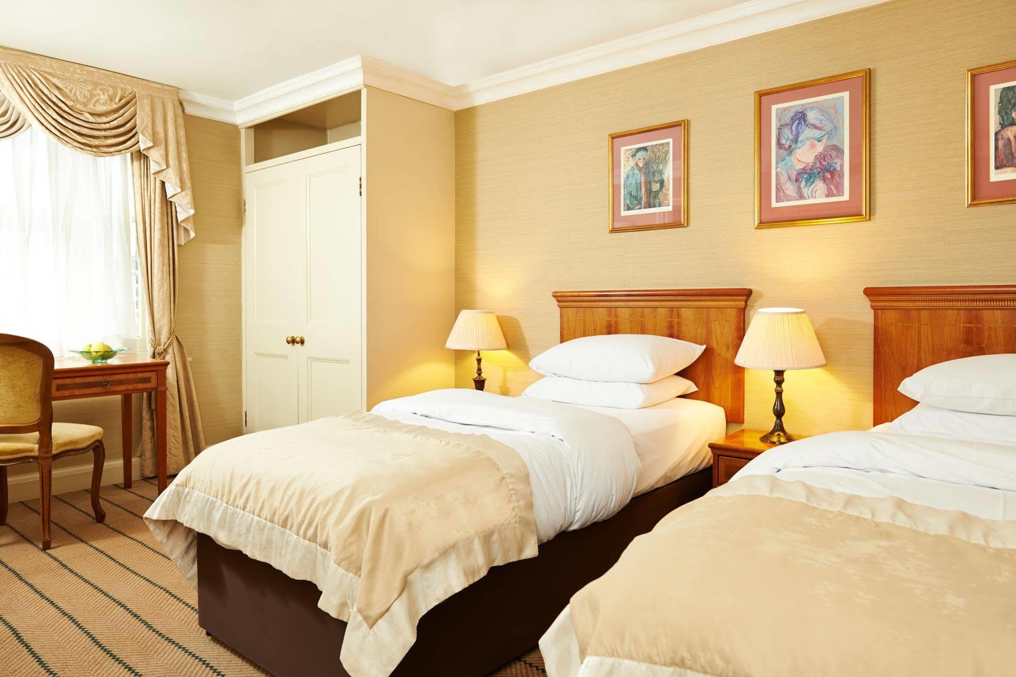 The Academy - Small Luxury Hotels Of The World London Ngoại thất bức ảnh A room at the hotel